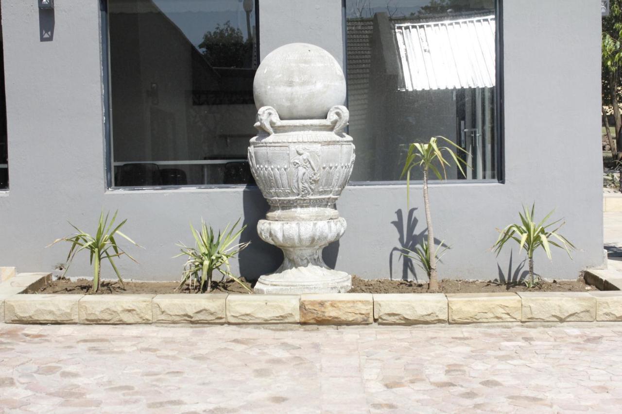 Le Grant Guesthhouse Apart otel Kroonstad Dış mekan fotoğraf